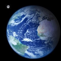 Terra e, sullo sfondo, la luna.